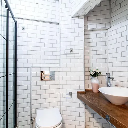 Modern Flat Close To Istiklal Street With Balcony Apartment *